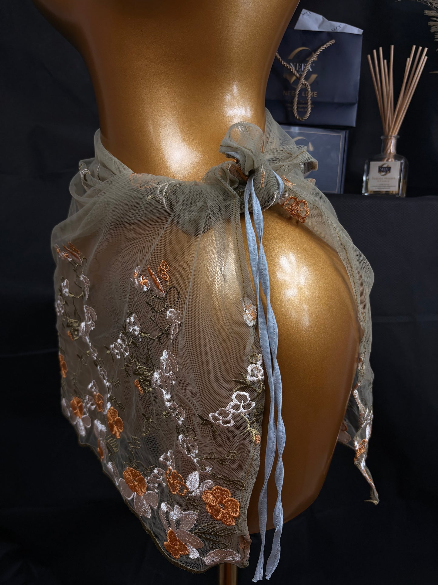 NEEX LUXE Pagne – Luxury Woven Wrap for Women