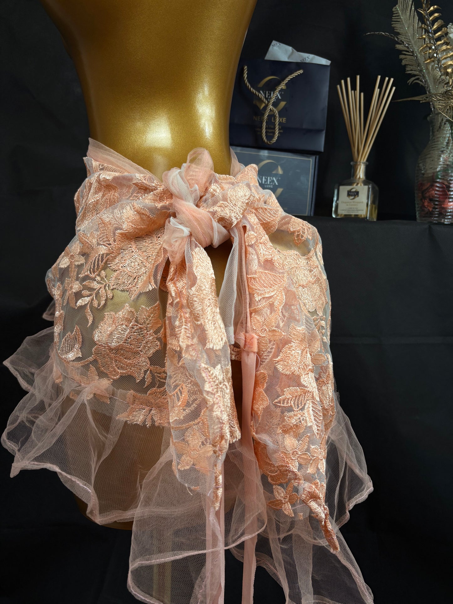 NEEX LUXE Pagne – Luxury Woven Wrap for Women